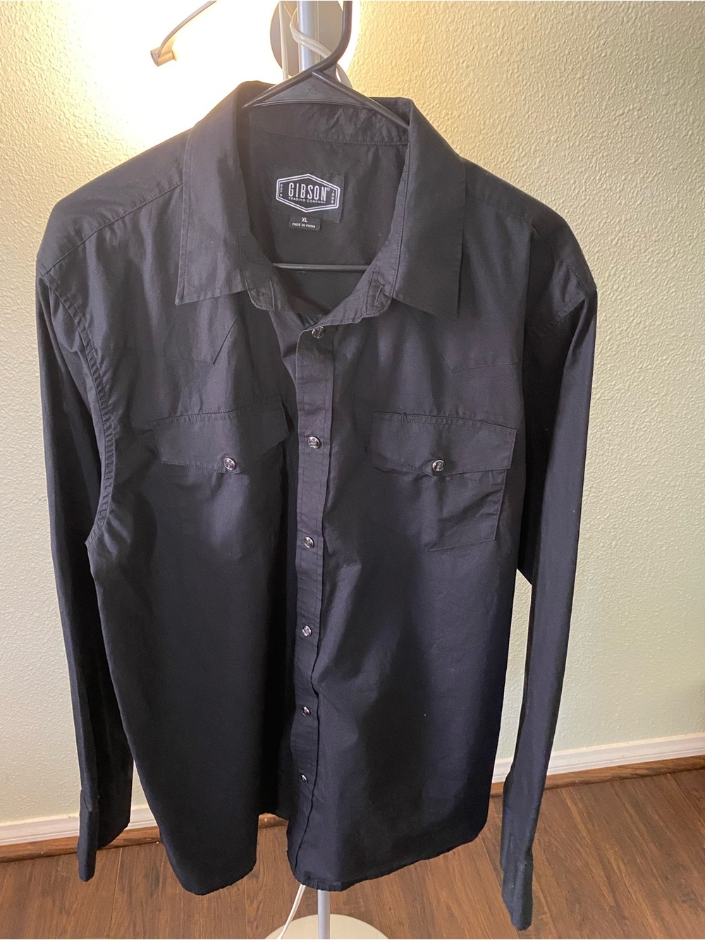 Gibson Black Long Sleeve Button-Down Shirt with Chest Pockets